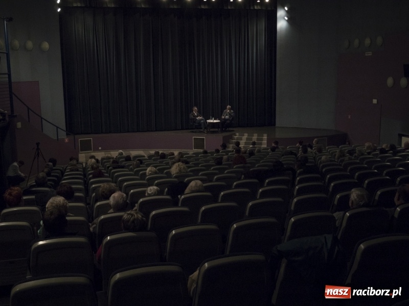 Zdjęcie w galerii na portalu naszraciborz.pl: Sól ziemi czarnej. Pokaz filmu i spotkanie z Olgierdem Łukaszewiczem w kinie Bałtyk wiadomości z regionu