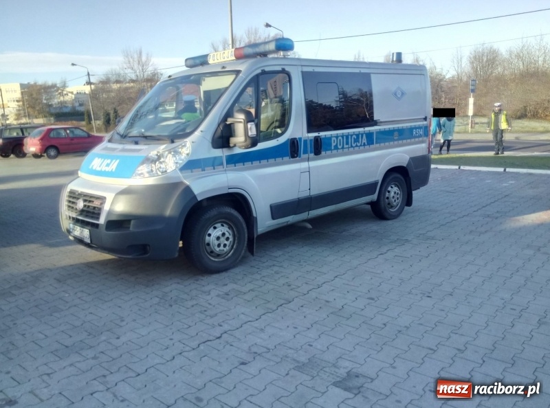 Zdjęcie w galerii na portalu naszraciborz.pl: Kierowca toyoty potrącił pieszego przy Rudzkiej wiadomości z regionu