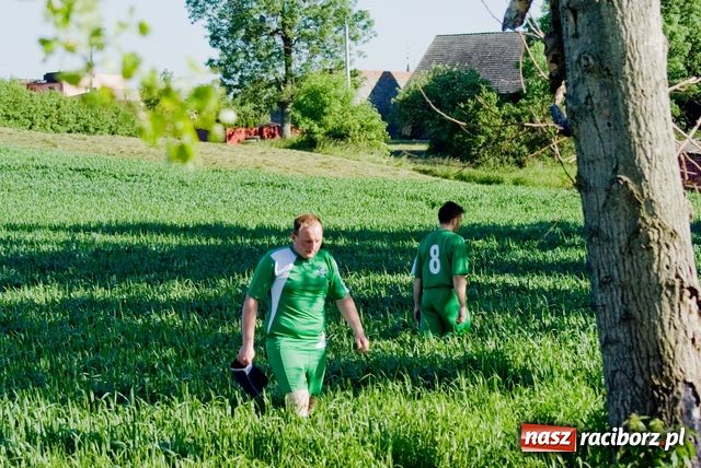 Zdjęcie w galerii na portalu naszraciborz.pl: B-klasa: błotna porażka Pietraszyna wiadomości z regionu