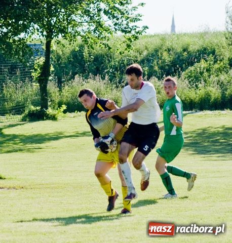 Zdjęcie w galerii na portalu naszraciborz.pl: B-klasa: błotna porażka Pietraszyna wiadomości z regionu