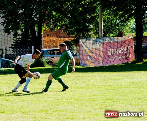 Zdjęcie w galerii na portalu naszraciborz.pl: B-klasa: błotna porażka Pietraszyna wiadomości z regionu