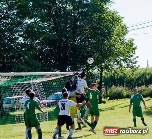Zdjęcie w galerii na portalu naszraciborz.pl: B-klasa: błotna porażka Pietraszyna wiadomości z regionu