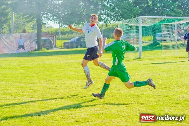 Zdjęcie w galerii na portalu naszraciborz.pl: B-klasa: błotna porażka Pietraszyna wiadomości z regionu