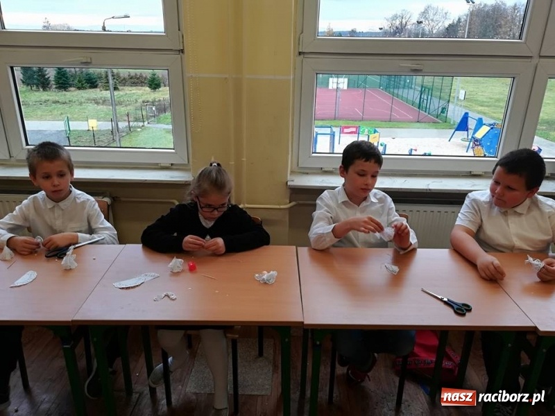 Zdjęcie w galerii na portalu naszraciborz.pl: Święto patrona w Szkole Podstawowej w Krzyżanowicach wiadomości z regionu