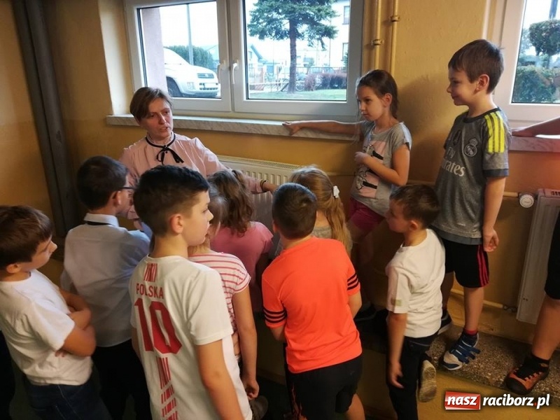 Zdjęcie w galerii na portalu naszraciborz.pl: Święto patrona w Szkole Podstawowej w Krzyżanowicach wiadomości z regionu