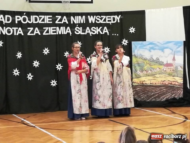 Zdjęcie w galerii na portalu naszraciborz.pl: Święto patrona w Szkole Podstawowej w Krzyżanowicach wiadomości z regionu