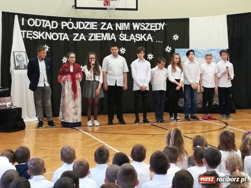 Zdjęcie w galerii na portalu naszraciborz.pl: Święto patrona w Szkole Podstawowej w Krzyżanowicach wiadomości z regionu