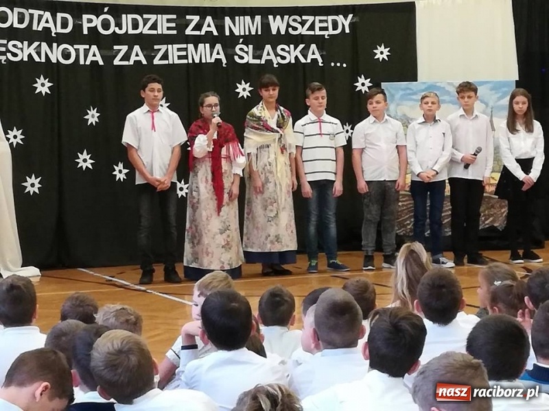 Zdjęcie w galerii na portalu naszraciborz.pl: Święto patrona w Szkole Podstawowej w Krzyżanowicach wiadomości z regionu