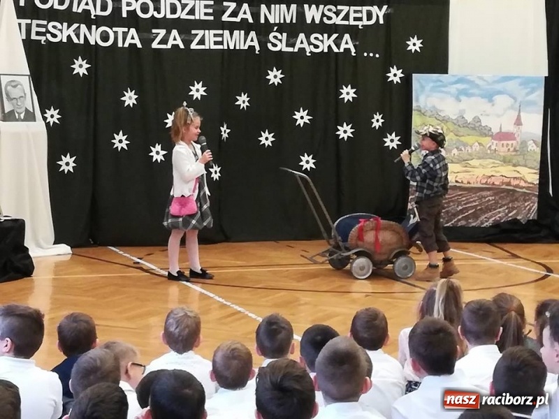 Zdjęcie w galerii na portalu naszraciborz.pl: Święto patrona w Szkole Podstawowej w Krzyżanowicach wiadomości z regionu