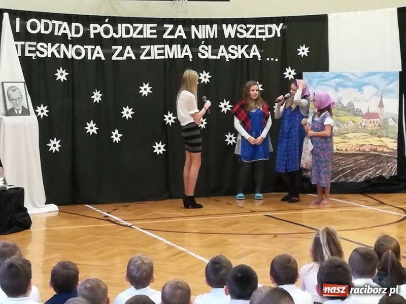 Zdjęcie w galerii na portalu naszraciborz.pl: Święto patrona w Szkole Podstawowej w Krzyżanowicach wiadomości z regionu