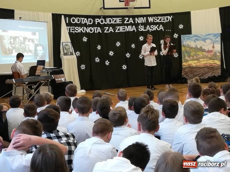 Zdjęcie w galerii na portalu naszraciborz.pl: Święto patrona w Szkole Podstawowej w Krzyżanowicach wiadomości z regionu