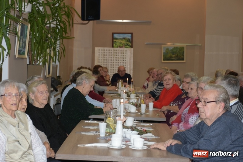 Zdjęcie w galerii na portalu naszraciborz.pl: Święty Mikołaj nie zapomniał o seniorach z Tworkowa wiadomości z regionu