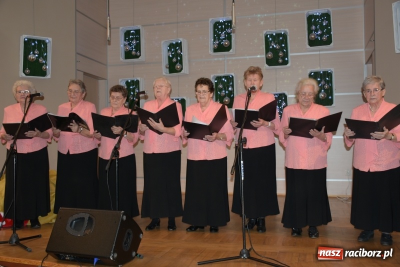 Zdjęcie w galerii na portalu naszraciborz.pl: Święty Mikołaj nie zapomniał o seniorach z Tworkowa wiadomości z regionu