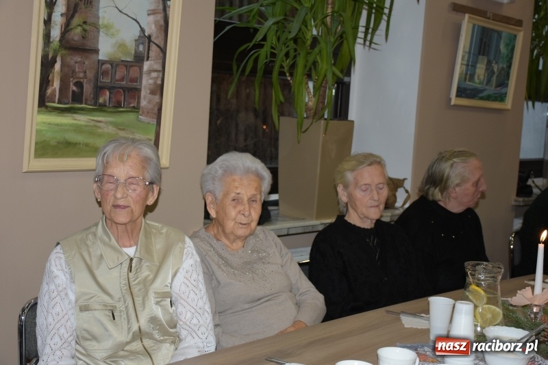 Zdjęcie w galerii na portalu naszraciborz.pl: Święty Mikołaj nie zapomniał o seniorach z Tworkowa wiadomości z regionu