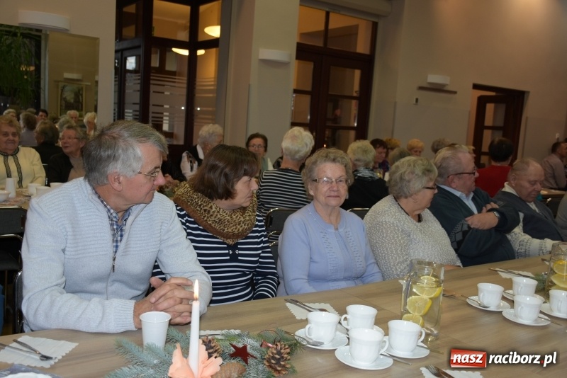 Zdjęcie w galerii na portalu naszraciborz.pl: Święty Mikołaj nie zapomniał o seniorach z Tworkowa wiadomości z regionu