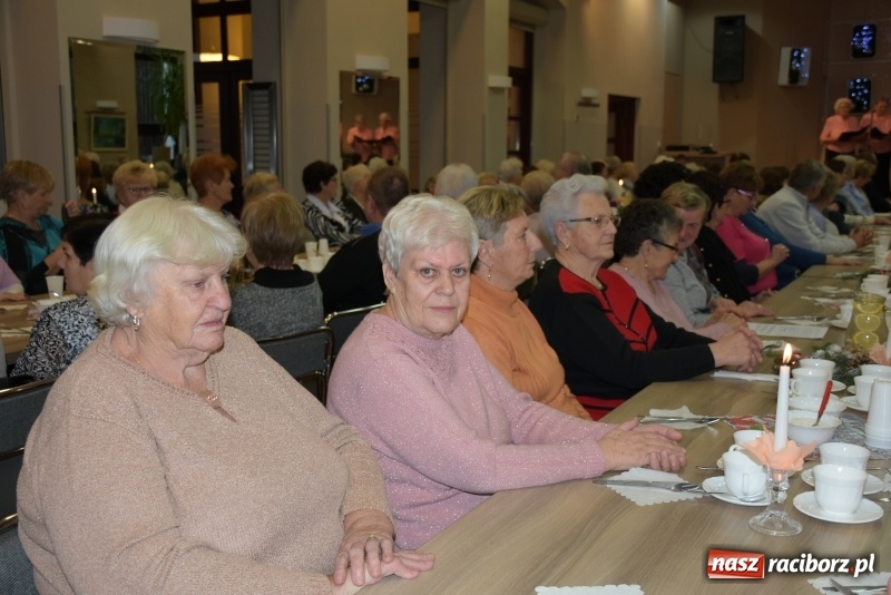 Zdjęcie w galerii na portalu naszraciborz.pl: Święty Mikołaj nie zapomniał o seniorach z Tworkowa wiadomości z regionu