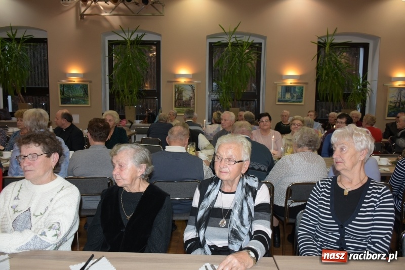 Zdjęcie w galerii na portalu naszraciborz.pl: Święty Mikołaj nie zapomniał o seniorach z Tworkowa wiadomości z regionu