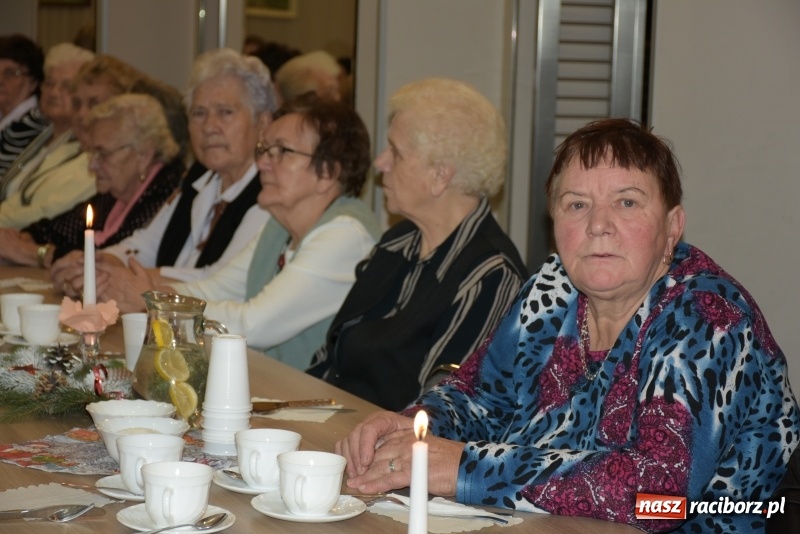 Zdjęcie w galerii na portalu naszraciborz.pl: Święty Mikołaj nie zapomniał o seniorach z Tworkowa wiadomości z regionu