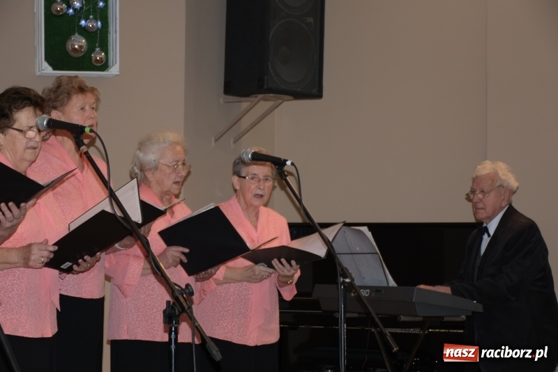 Zdjęcie w galerii na portalu naszraciborz.pl: Święty Mikołaj nie zapomniał o seniorach z Tworkowa wiadomości z regionu