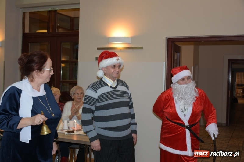 Zdjęcie w galerii na portalu naszraciborz.pl: Święty Mikołaj nie zapomniał o seniorach z Tworkowa wiadomości z regionu