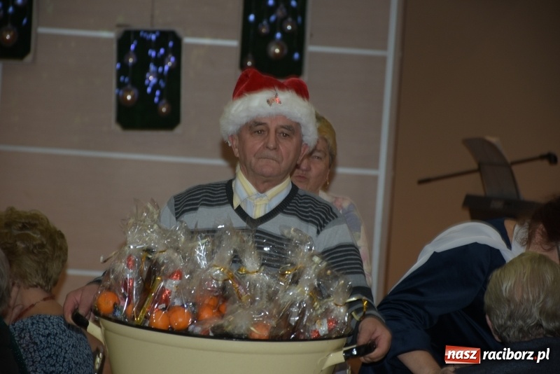 Zdjęcie w galerii na portalu naszraciborz.pl: Święty Mikołaj nie zapomniał o seniorach z Tworkowa wiadomości z regionu