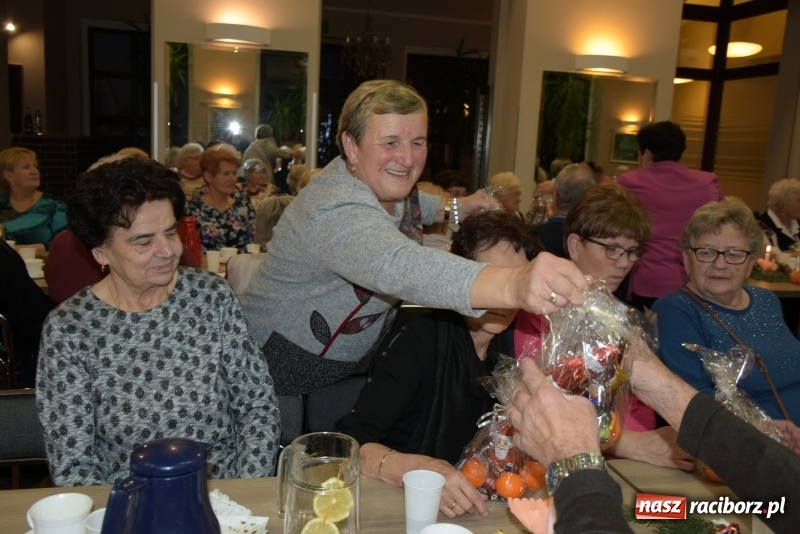 Zdjęcie w galerii na portalu naszraciborz.pl: Święty Mikołaj nie zapomniał o seniorach z Tworkowa wiadomości z regionu