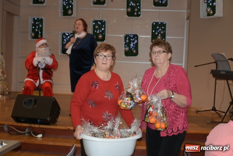 Zdjęcie w galerii na portalu naszraciborz.pl: Święty Mikołaj nie zapomniał o seniorach z Tworkowa wiadomości z regionu