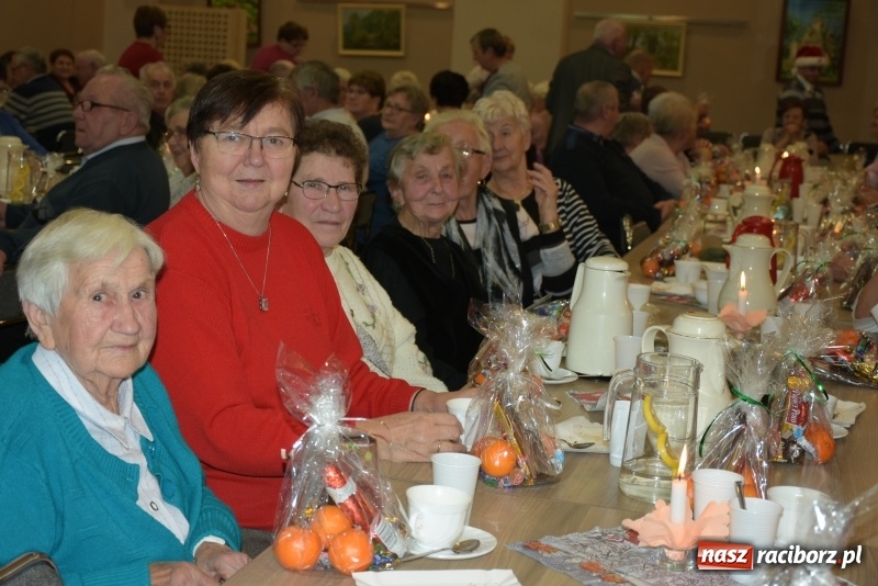 Zdjęcie w galerii na portalu naszraciborz.pl: Święty Mikołaj nie zapomniał o seniorach z Tworkowa wiadomości z regionu