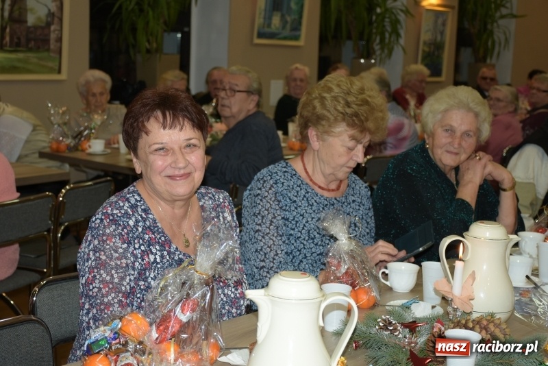 Zdjęcie w galerii na portalu naszraciborz.pl: Święty Mikołaj nie zapomniał o seniorach z Tworkowa wiadomości z regionu