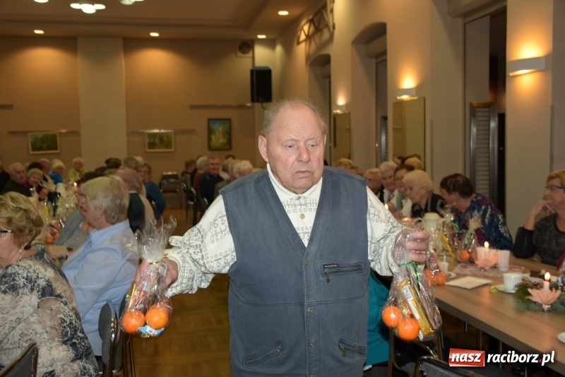Zdjęcie w galerii na portalu naszraciborz.pl: Święty Mikołaj nie zapomniał o seniorach z Tworkowa wiadomości z regionu