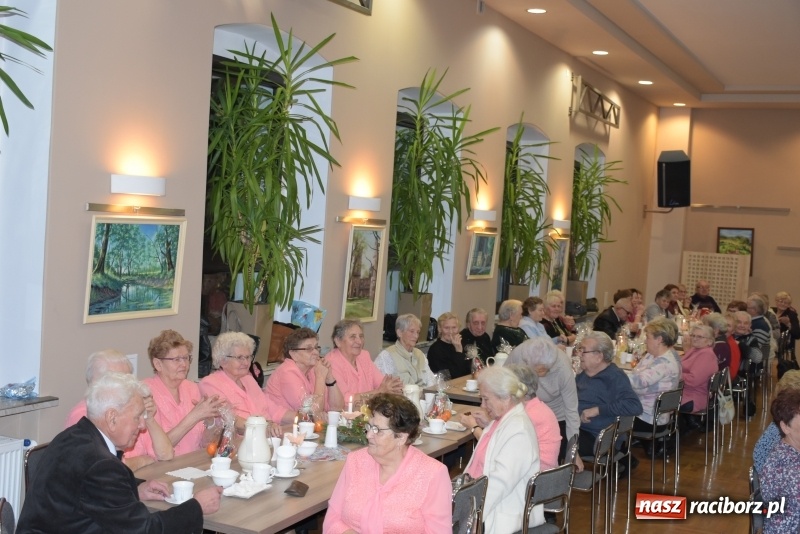 Zdjęcie w galerii na portalu naszraciborz.pl: Święty Mikołaj nie zapomniał o seniorach z Tworkowa wiadomości z regionu