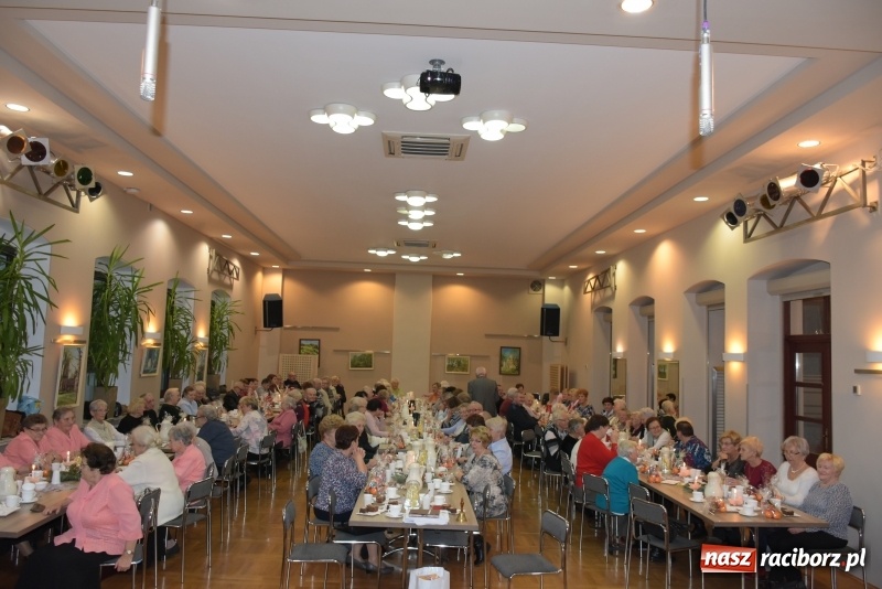 Zdjęcie w galerii na portalu naszraciborz.pl: Święty Mikołaj nie zapomniał o seniorach z Tworkowa wiadomości z regionu