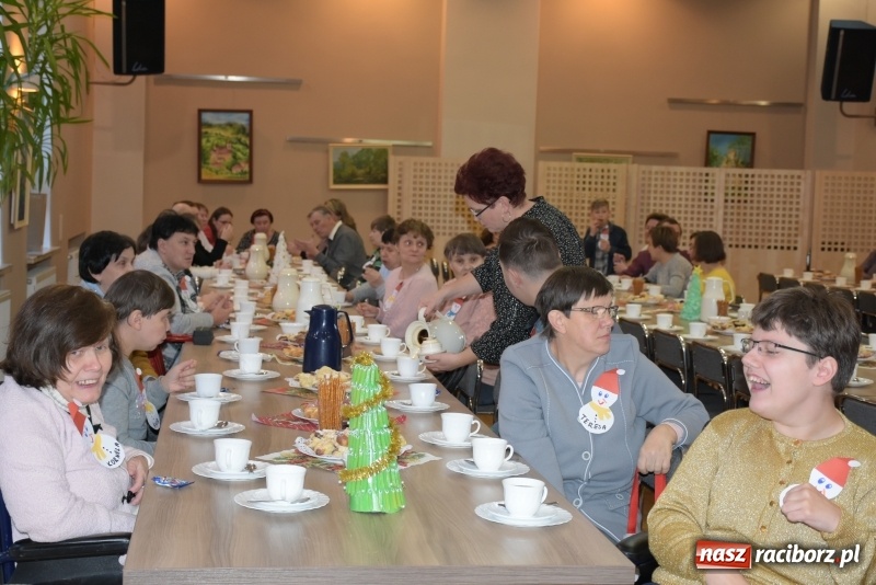 Zdjęcie w galerii na portalu naszraciborz.pl: 6 grudnia jak sami wiecie święty Mikołaj chodzi po świecie... wiadomości z regionu