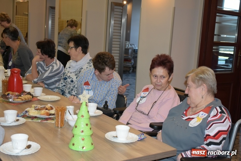 Zdjęcie w galerii na portalu naszraciborz.pl: 6 grudnia jak sami wiecie święty Mikołaj chodzi po świecie... wiadomości z regionu