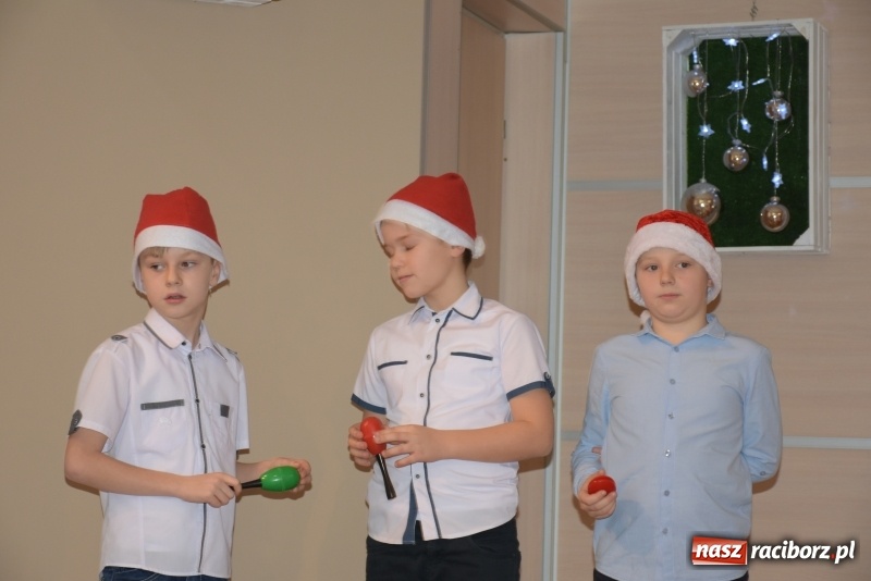 Zdjęcie w galerii na portalu naszraciborz.pl: 6 grudnia jak sami wiecie święty Mikołaj chodzi po świecie... wiadomości z regionu