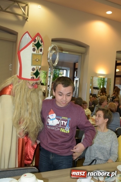 Zdjęcie w galerii na portalu naszraciborz.pl: 6 grudnia jak sami wiecie święty Mikołaj chodzi po świecie... wiadomości z regionu