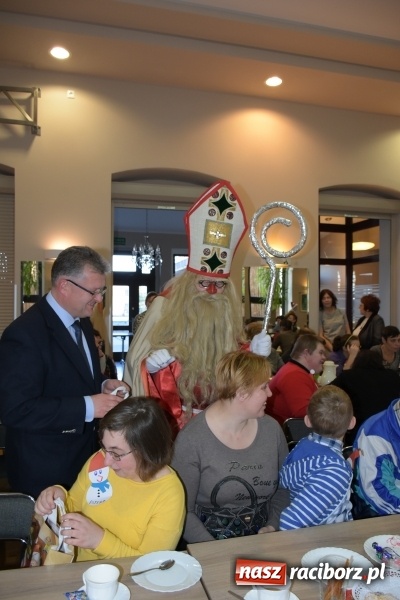 Zdjęcie w galerii na portalu naszraciborz.pl: 6 grudnia jak sami wiecie święty Mikołaj chodzi po świecie... wiadomości z regionu