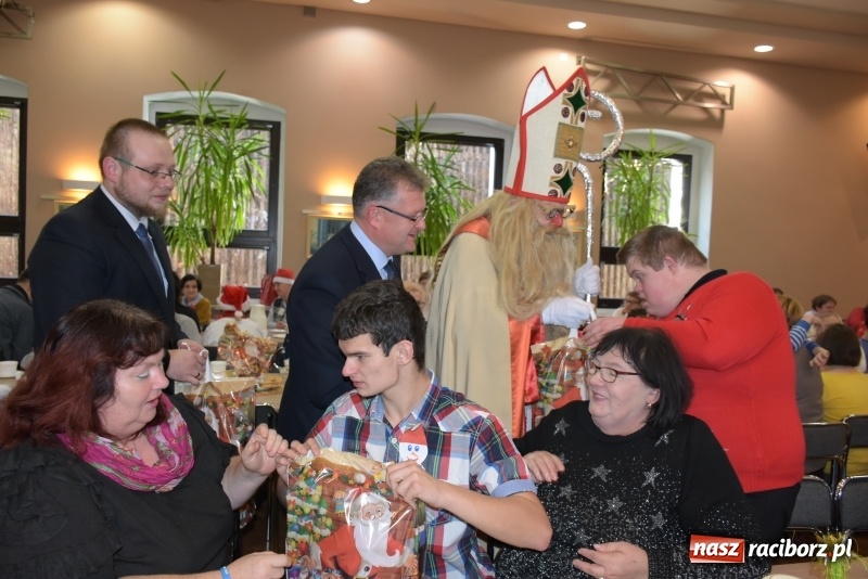 Zdjęcie w galerii na portalu naszraciborz.pl: 6 grudnia jak sami wiecie święty Mikołaj chodzi po świecie... wiadomości z regionu