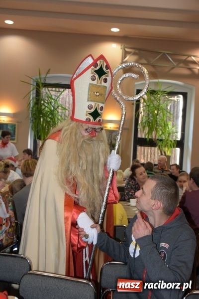 Zdjęcie w galerii na portalu naszraciborz.pl: 6 grudnia jak sami wiecie święty Mikołaj chodzi po świecie... wiadomości z regionu