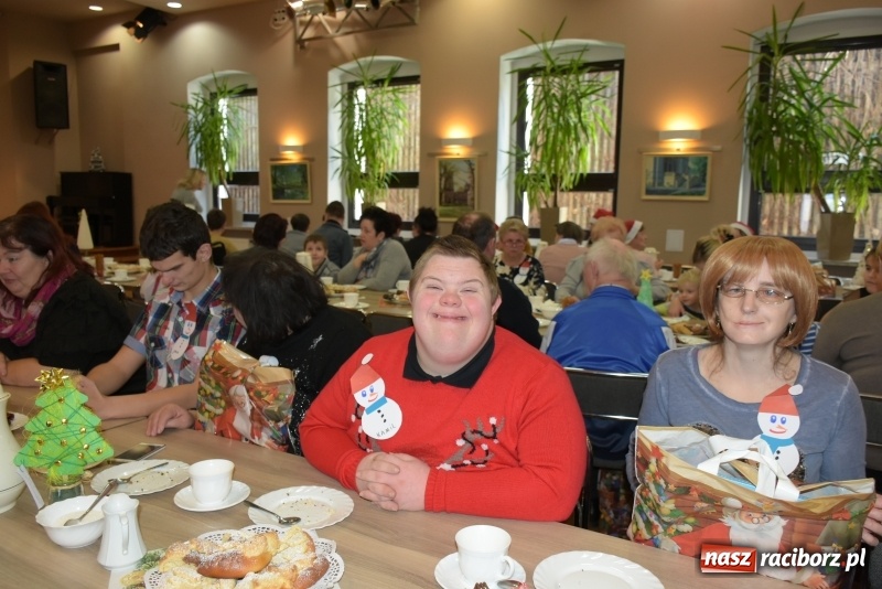 Zdjęcie w galerii na portalu naszraciborz.pl: 6 grudnia jak sami wiecie święty Mikołaj chodzi po świecie... wiadomości z regionu