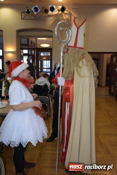 Zdjęcie w galerii na portalu naszraciborz.pl: 6 grudnia jak sami wiecie święty Mikołaj chodzi po świecie... wiadomości z regionu
