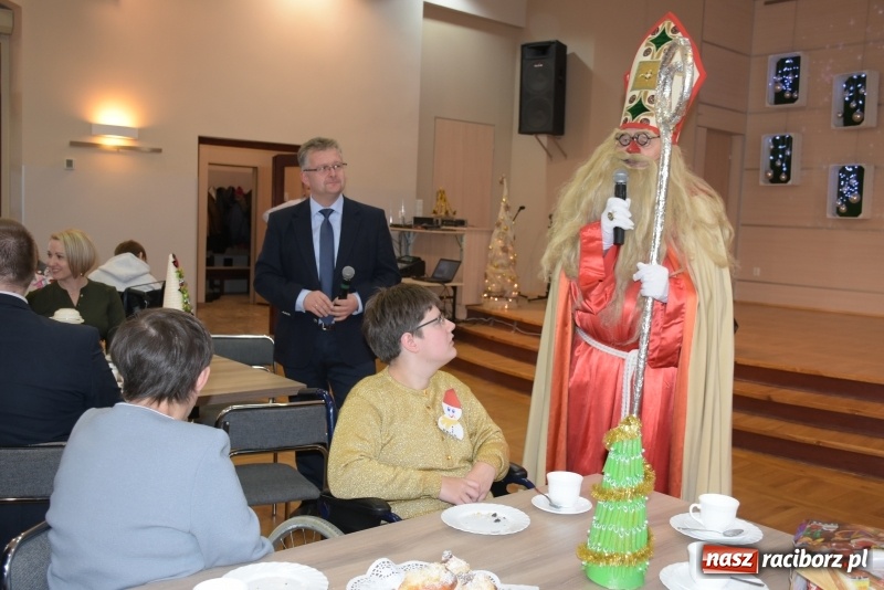 Zdjęcie w galerii na portalu naszraciborz.pl: 6 grudnia jak sami wiecie święty Mikołaj chodzi po świecie... wiadomości z regionu