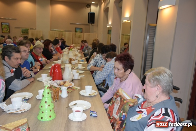 Zdjęcie w galerii na portalu naszraciborz.pl: 6 grudnia jak sami wiecie święty Mikołaj chodzi po świecie... wiadomości z regionu