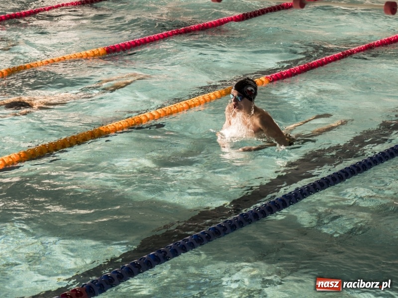 Zdjęcie w galerii na portalu naszraciborz.pl: Trwają Mistrzostwa Śląska 13-latków w pływaniu wiadomości z regionu