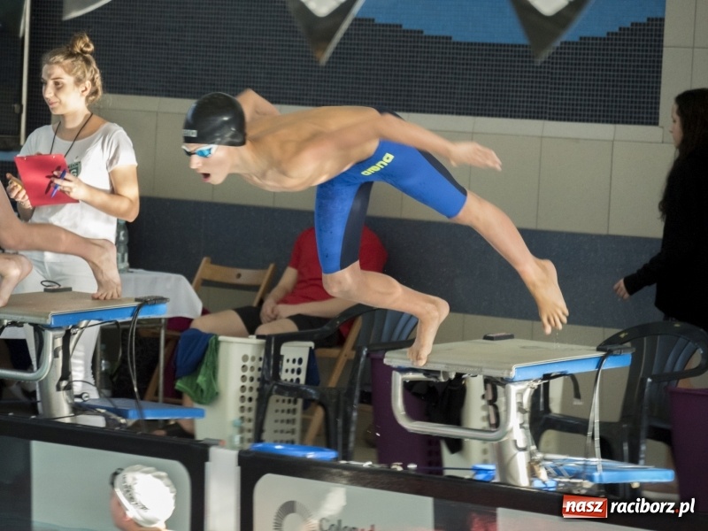 Zdjęcie w galerii na portalu naszraciborz.pl: Trwają Mistrzostwa Śląska 13-latków w pływaniu wiadomości z regionu