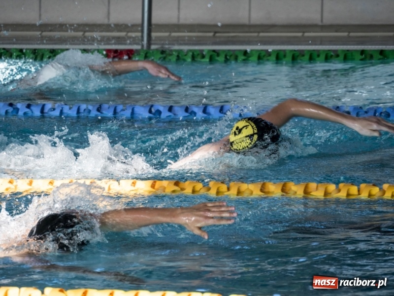 Zdjęcie w galerii na portalu naszraciborz.pl: Trwają Mistrzostwa Śląska 13-latków w pływaniu wiadomości z regionu