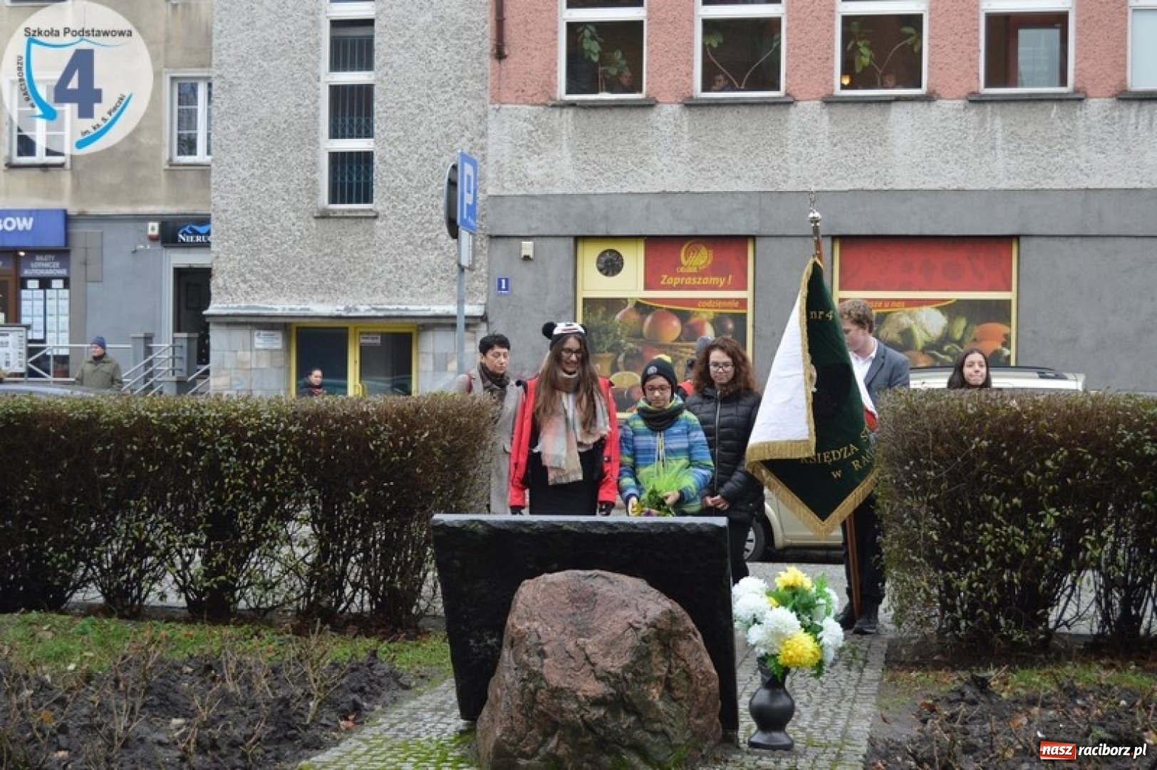 Zdjęcie w galerii na portalu naszraciborz.pl: Raciborska SP 4 obchodziła Dzień Patrona wiadomości z regionu