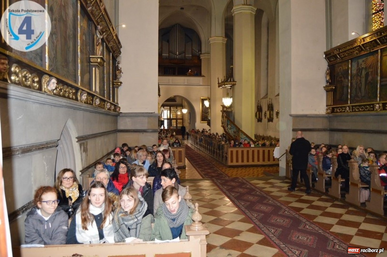 Zdjęcie w galerii na portalu naszraciborz.pl: Raciborska SP 4 obchodziła Dzień Patrona wiadomości z regionu