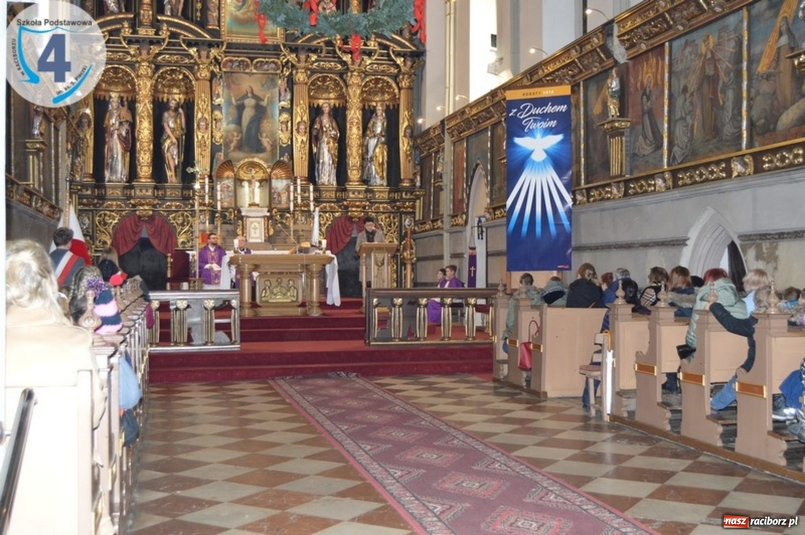 Zdjęcie w galerii na portalu naszraciborz.pl: Raciborska SP 4 obchodziła Dzień Patrona wiadomości z regionu