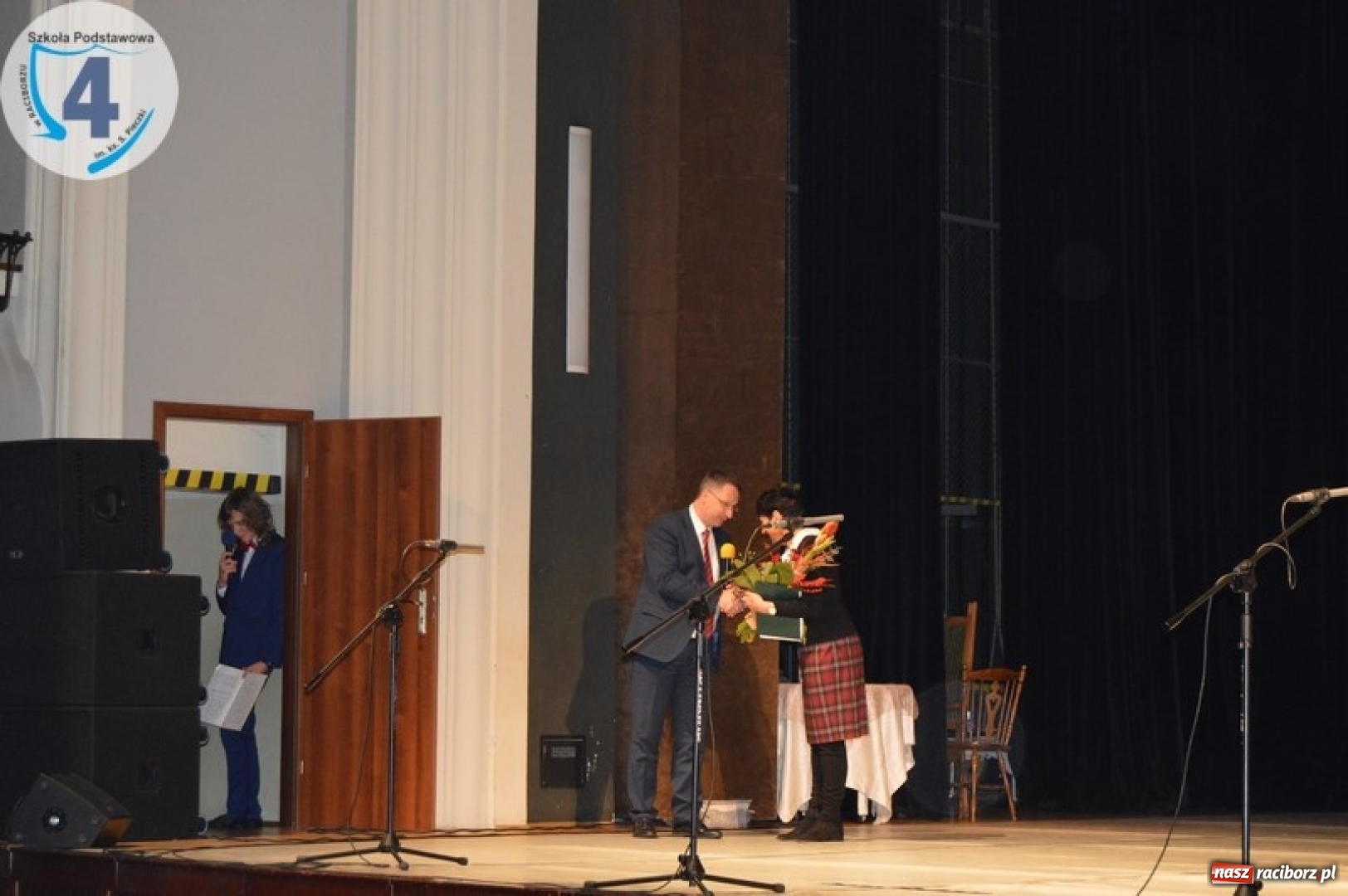 Zdjęcie w galerii na portalu naszraciborz.pl: Raciborska SP 4 obchodziła Dzień Patrona wiadomości z regionu